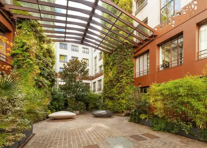 Guestready - Artist Loft With A Vertical Garden *