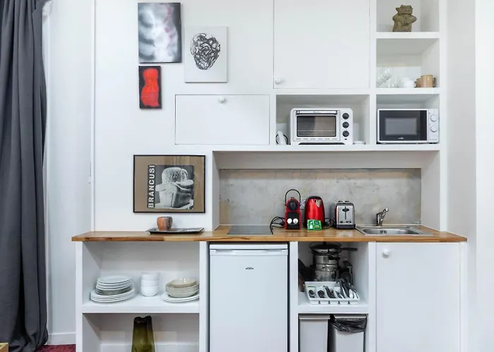 Guestready - Artist Loft With A Vertical Garden Apartment