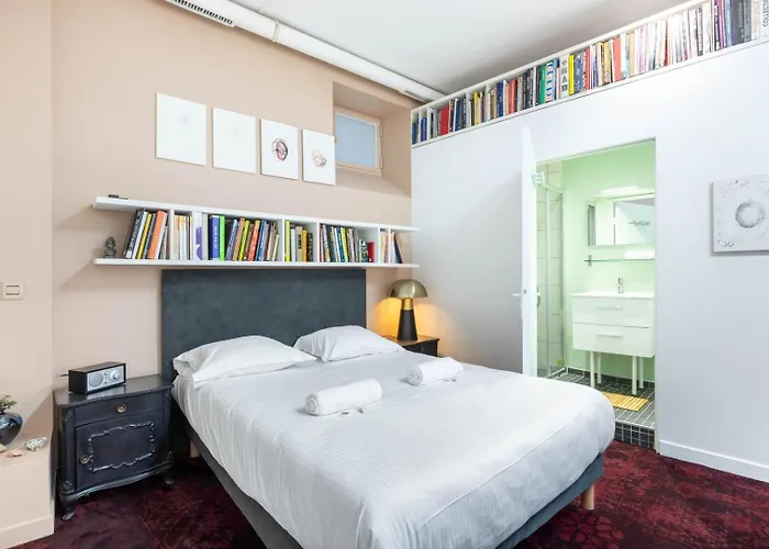 Guestready - Artist Loft With A Vertical Garden Apartment Paris